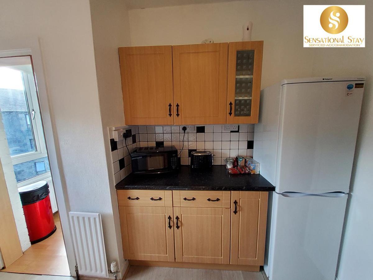 4 Bedroom By Sensational Short Lets & Serviced Accommodation, , Roslin Street With Free Wi-fi & Netflix Apartment