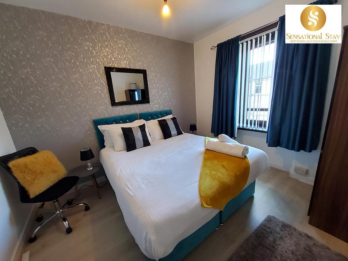4 Bedroom By Sensational Short Lets & Serviced Accommodation, , Roslin Street With Free Wi-fi & Netflix * Aberdeen