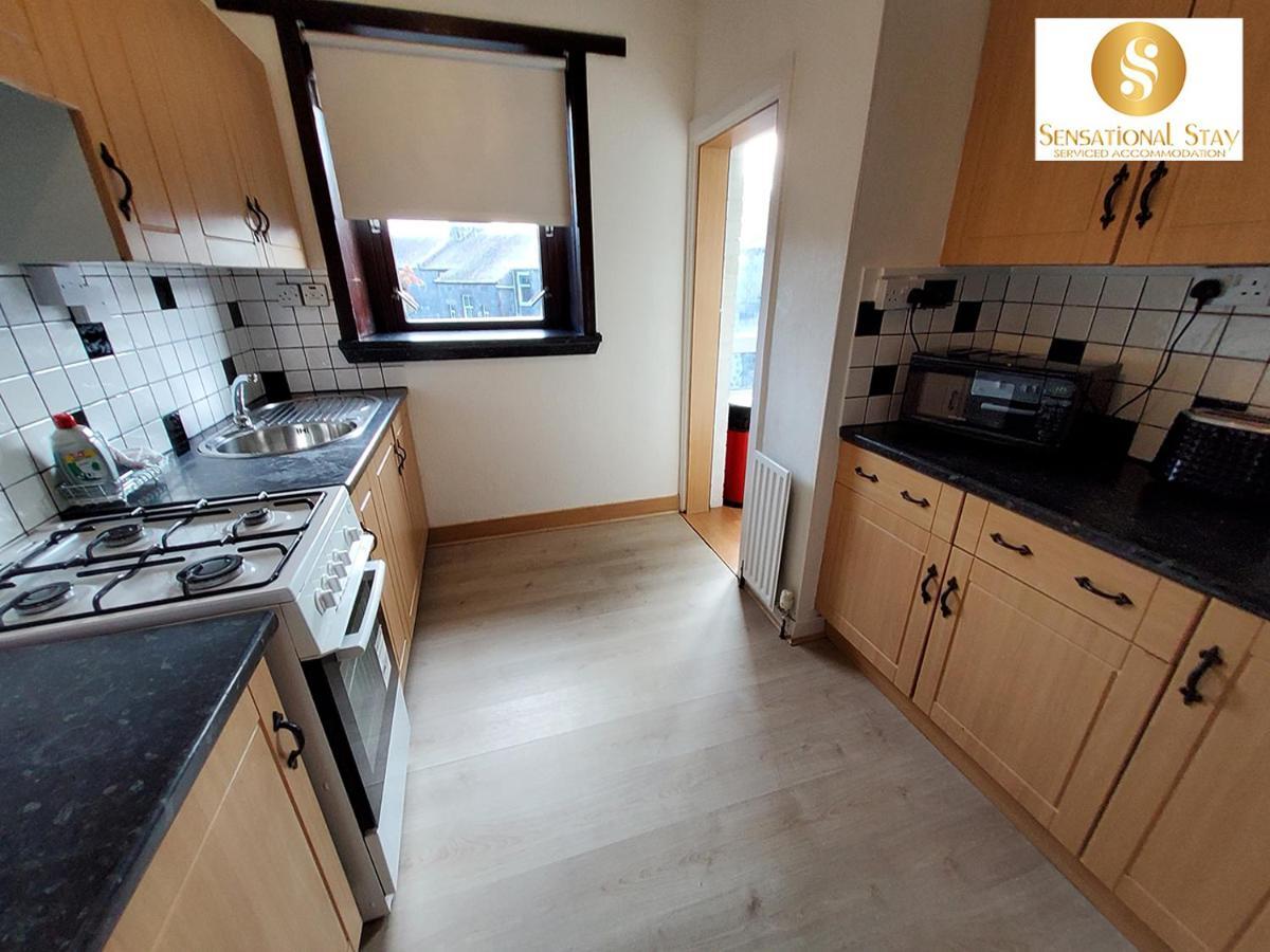 4 Bedroom By Sensational Short Lets & Serviced Accommodation, , Roslin Street With Free Wi-fi & Netflix Apartment